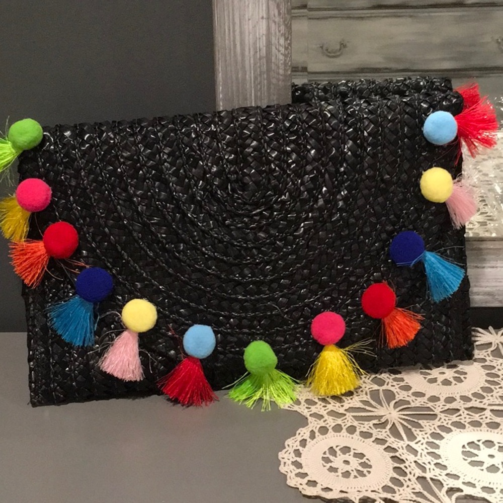 Real Straw Pom Pom Clutch. Carnival time or Vacay! - Picture 4 of 8